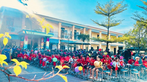 TRƯỜNG MM HOA THÀNH TỔ CHỨC LỄ KHAI GIẢNG NĂM HỌC 2025 - 2026